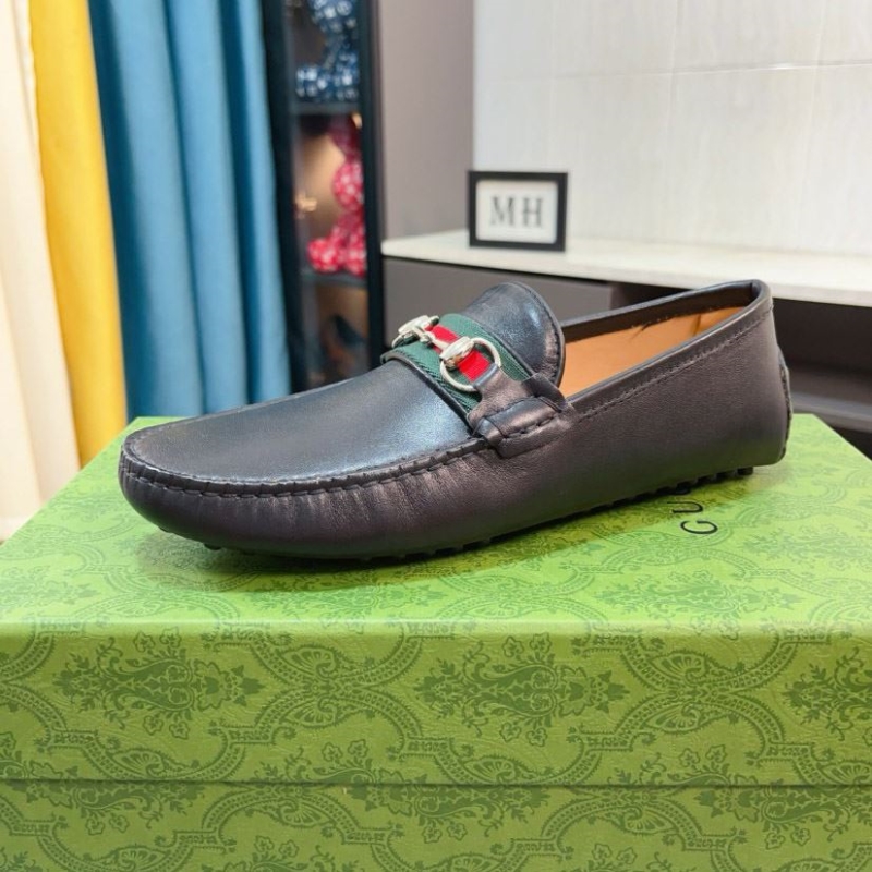 G*u*i leather shoes